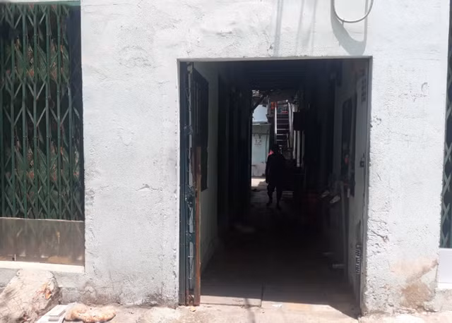 Dâm ô bé gái 5 tuổi trong phòng trọ, gã xe ôm 60 tuổi bị phạt 5 năm tù - Hình 3 Dam o be gai 5 tuoi trong phong tro, ga xe om 60 tuoi bi phat 5 nam tu-Hinh-3