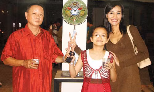 Những nỗi buồn ít ai biết của loạt sao Việt âm thầm chữa bệnh cho con - Hình 4 Nhung noi buon it ai biet cua loat sao Viet am tham chua benh cho con-Hinh-4