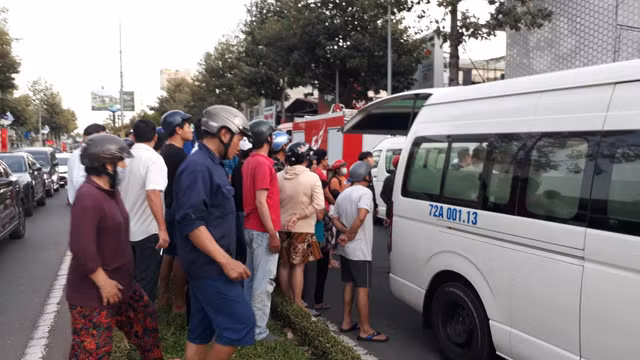 Hien truong vu truong bi sap, hang chuc nguoi bi chon vui o Vung Tau-Hinh-8