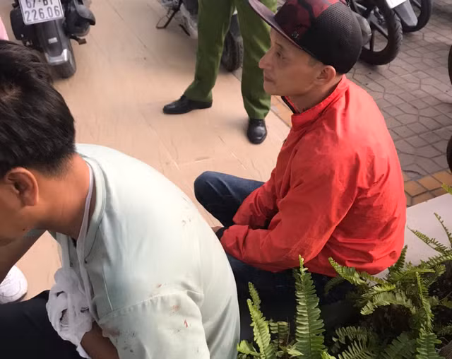 Nhóm người đi ăn cưới bị truy sát sau hỗn chiến ở miền Tây - Hình 2 Nhom nguoi di an cuoi bi truy sat sau hon chien o mien Tay-Hinh-2