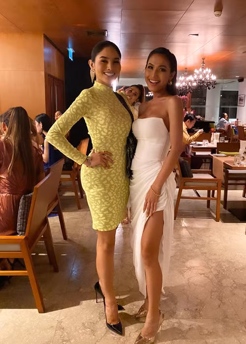 Hoài Sa khoe vòng một căng tràn bên đối thủ Hoa hậu Chuyển giới Quốc tế - Hình 4 Hoai Sa khoe vong mot cang tran ben doi thu Hoa hau Chuyen gioi Quoc te-Hinh-4