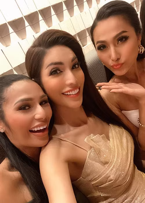 Hoài Sa khoe vòng một căng tràn bên đối thủ Hoa hậu Chuyển giới Quốc tế - Hình 5 Hoai Sa khoe vong mot cang tran ben doi thu Hoa hau Chuyen gioi Quoc te-Hinh-5