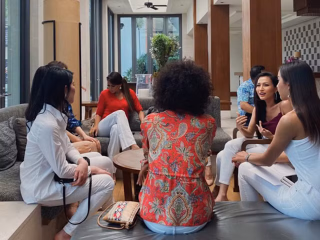 Hoài Sa khoe vòng một căng tràn bên đối thủ Hoa hậu Chuyển giới Quốc tế - Hình 8 Hoai Sa khoe vong mot cang tran ben doi thu Hoa hau Chuyen gioi Quoc te-Hinh-8
