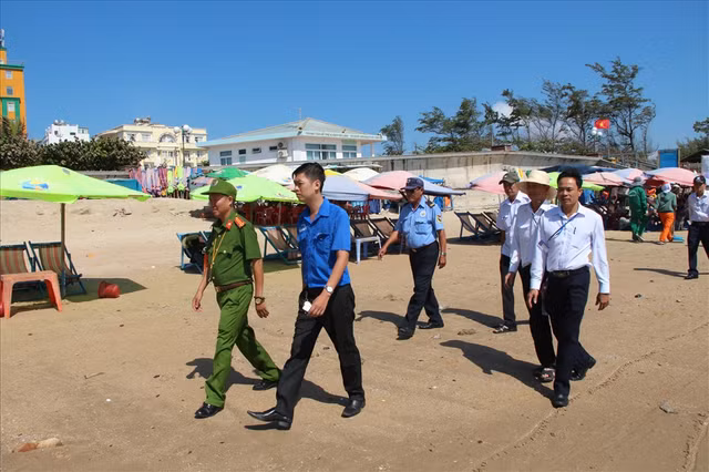 Người dân đổ về Vũng Tàu tắm biển những ngày Tết tăng đột biến - Hình 3 Nguoi dan do ve Vung Tau tam bien nhung ngay Tet tang dot bien-Hinh-3