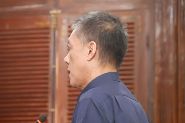 Vụ Vũ 'nhôm' bị lừa tiền hộ chiếu: Hoàng Hữu Châu nhận 700.000 USD hay 150.000 USD - Hình 3 Vu Vu 'nhom' bi lua tien ho chieu: Hoang Huu Chau nhan 700.000 USD hay 150.000 USD-Hinh-3