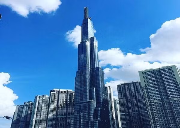 Vụ chém người ở Landmank 81: Mâu thuẫn làm ăn nên dùng dao chém, khống chế nạn nhân nhiều giờ liền Vu chem nguoi o Landmank 81: Mau thuan lam an nen dung dao chem, khong che nan nhan nhieu gio lien