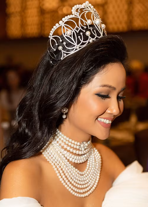 H'hen Nie duoc tang vinh vien vuong mien tri gia gan 3 ty-Hinh-12