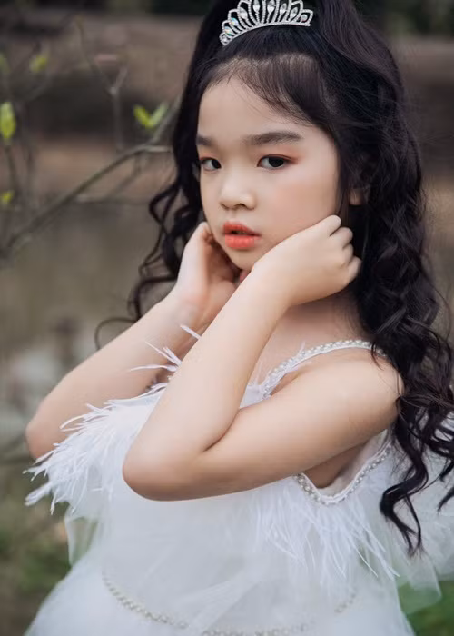 Con gái Xuân Lan xuất thần khi làm mẫu nhí - Hình 8 Con gai Xuan Lan xuat than khi lam mau nhi-Hinh-8
