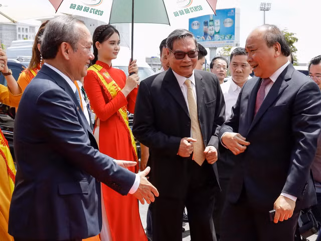 Thủ tướng Nguyễn Xuân Phúc: 'Không được bê tông hóa đảo ngọc Phú Quốc' Thu tuong Nguyen Xuan Phuc: 'Khong duoc be tong hoa dao ngoc Phu Quoc'