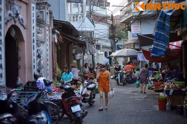 Kỳ lạ nơi 4 khu chợ nằm cạnh nhau độc nhất Hà Nội - Hình 16 Ky la noi 4 khu cho nam canh nhau doc nhat Ha Noi-Hinh-16