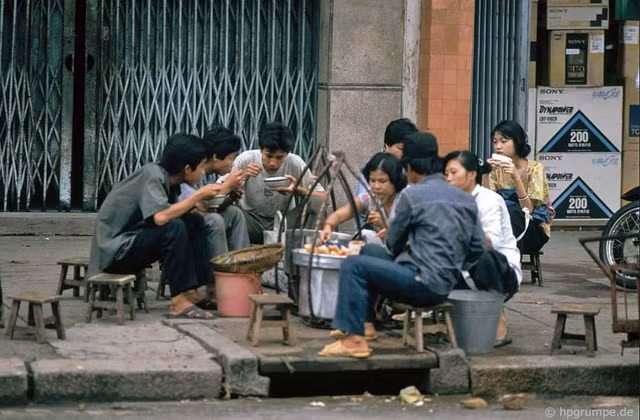 Cuoc song nhon nhip o via he Sai Gon nam 1991-Hinh-2