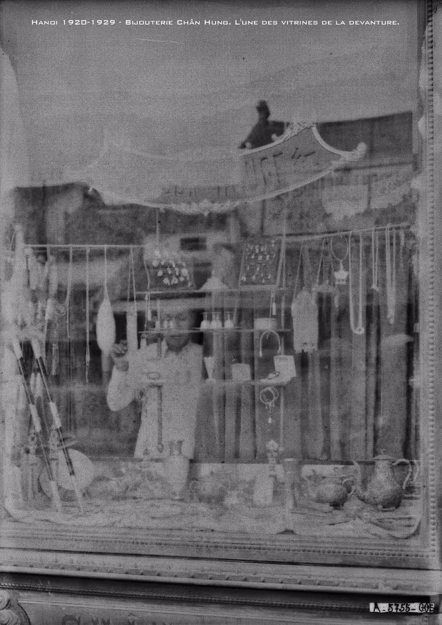 Cuộc sống sinh động ở Hà Nội thập niên 1920 qua loạt ảnh hiếm - Hình 10 Cuoc song sinh dong o Ha Noi thap nien 1920 qua loat anh hiem-Hinh-10