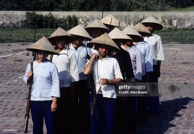 Ngắm thị xã Điện Biên Phủ 40 năm trước qua loạt ảnh đặc biệt - Hình 8 Ngam thi xa Dien Bien Phu 40 nam truoc qua loat anh dac biet-Hinh-8