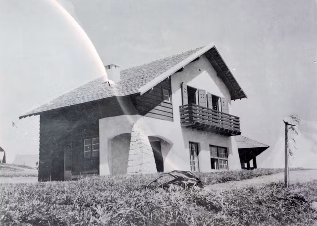 Làng biệt thự Pháp ở Đà Lạt đầu thập niên 1940 bình yên đến lạ - Hình 5 Lang biet thu Phap o Da Lat dau thap nien 1940 binh yen den la-Hinh-5