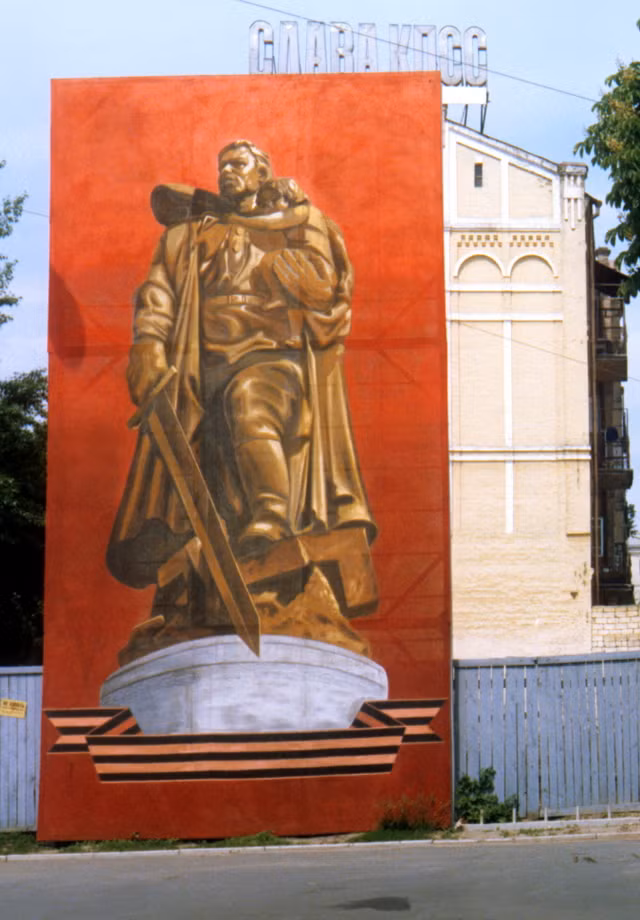 Cuộc sống ở Ukraine năm 1977 qua ảnh hiếm từ phương Tây - Hình 5 Cuoc song o Ukraine nam 1977 qua anh hiem tu phuong Tay-Hinh-5