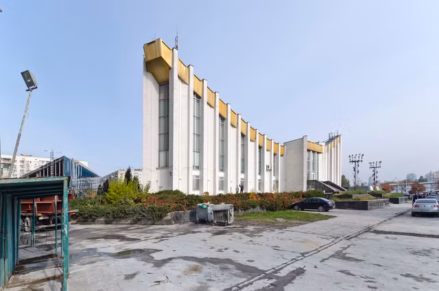 Khám phá những kiến trúc Xô-viết kỳ lạ ở thủ đô của Ukraine - Hình 3 Kham pha nhung kien truc Xo-viet ky la o thu do cua Ukraine-Hinh-3