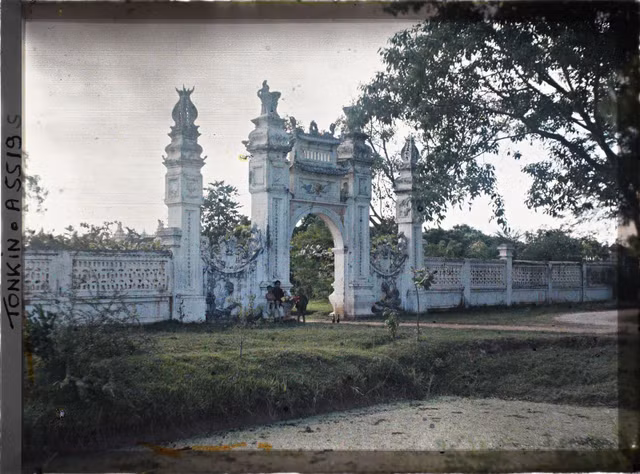 Lăng Hoàng Cao Khải ở Hà Nội một thế kỷ trước trông như nào? Lang Hoang Cao Khai o Ha Noi mot the ky truoc trong nhu nao?
