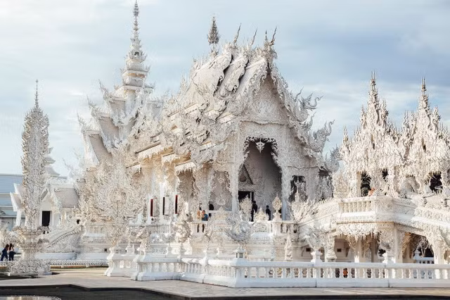 Ngẩn ngơ trước ngôi chùa như một công trình hiện ra từ thế giới cổ tích - Hình 11 Ngan ngo truoc ngoi chua nhu mot cong trinh hien ra tu the gioi co tich-Hinh-11