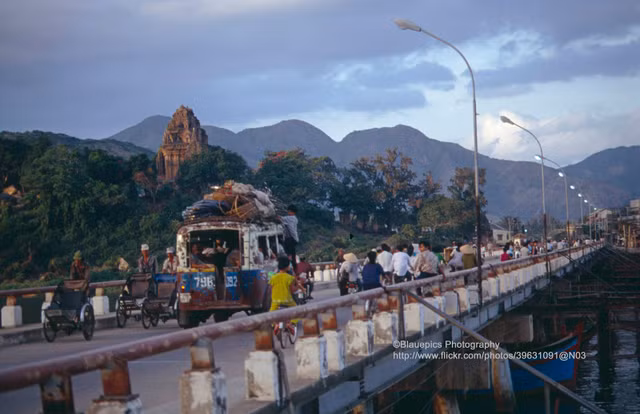 Phan Rang và Nha Trang năm 1993 cực thơ mộng qua ống kính khách Đức - Hình 8 Phan Rang va Nha Trang nam 1993 cuc tho mong qua ong kinh khach Duc-Hinh-8