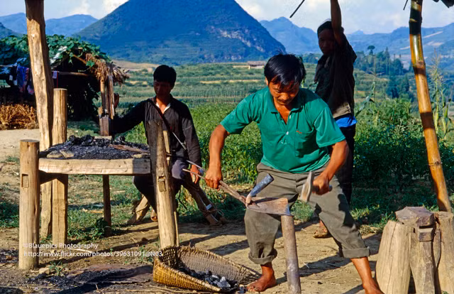 Loạt ảnh không thể rời mắt ở Lào Cai năm 1998 - Hình 13 Loat anh khong the roi mat o Lao Cai nam 1998-Hinh-13