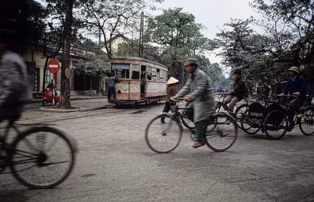 Việt Nam năm 1989 cực thú vị qua loạt ảnh quý - Hình 3 Viet Nam nam 1989 cuc thu vi qua loat anh quy-Hinh-3