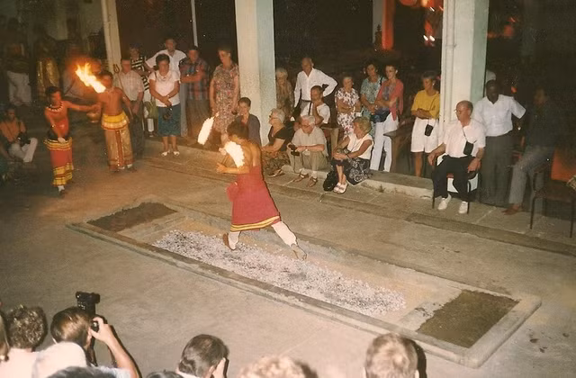 Trải nghiệm cuộc sống cực thú vị ở Sri Lanka năm 1993 - Hình 5 Trai nghiem cuoc song cuc thu vi o Sri Lanka nam 1993-Hinh-5