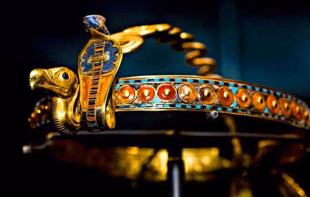 Những bất ngờ về biểu tượng vương quyền của các pharaoh Ai Cập Nhung bat ngo ve bieu tuong vuong quyen cua cac pharaoh Ai Cap