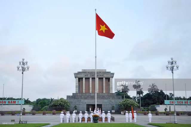 Quoc ky Viet Nam day khi the trong mat phong vien quoc te-Hinh-2