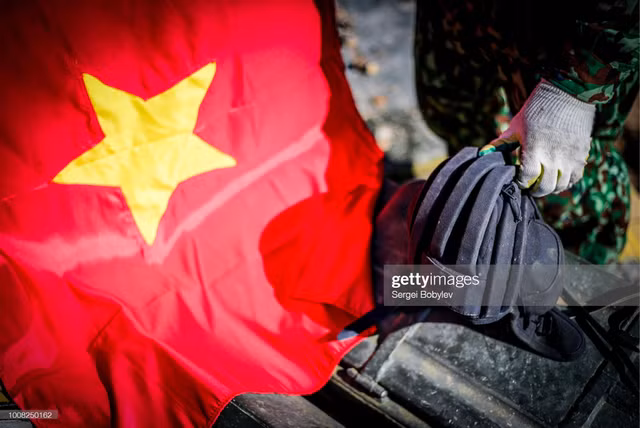 Quoc ky Viet Nam day khi the trong mat phong vien quoc te-Hinh-10