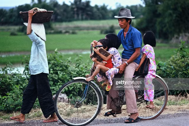 Cuộc sống thân thương ở nông thôn Việt Nam đầu thập niên 1990 - Hình 4 Cuoc song than thuong o nong thon Viet Nam dau thap nien 1990-Hinh-4