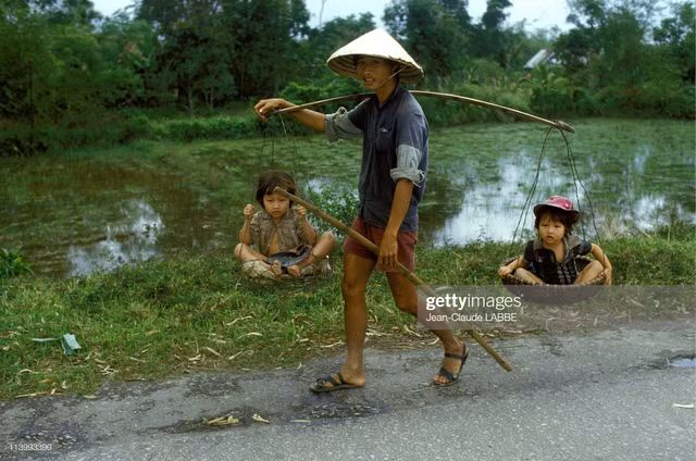 Cuộc sống thân thương ở nông thôn Việt Nam đầu thập niên 1990 - Hình 10 Cuoc song than thuong o nong thon Viet Nam dau thap nien 1990-Hinh-10