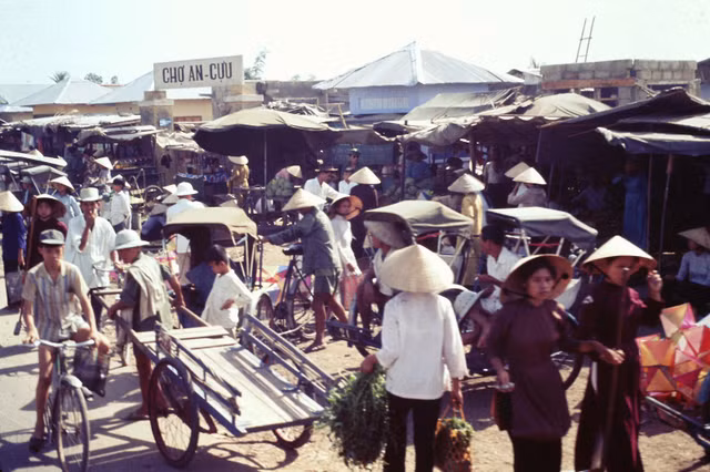 Ảnh đặc biệt về Cố đô Huế năm 1969 qua ống kính người Mỹ Anh dac biet ve Co do Hue nam 1969 qua ong kinh nguoi My