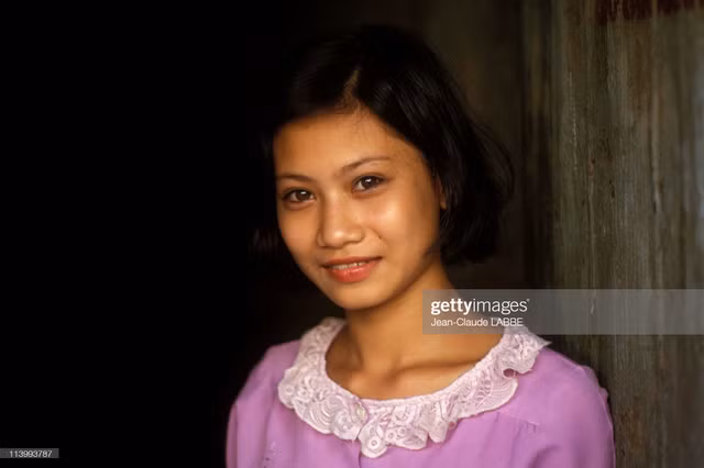 Người Hà Nội những năm 1994 qua loạt ảnh chân dung - Hình 10 Nguoi Ha Noi nhung nam 1994 qua loat anh chan dung-Hinh-10