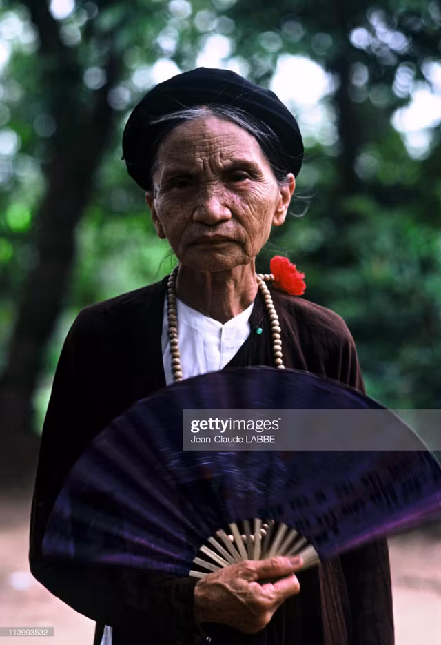 Người Hà Nội những năm 1994 qua loạt ảnh chân dung - Hình 13 Nguoi Ha Noi nhung nam 1994 qua loat anh chan dung-Hinh-13