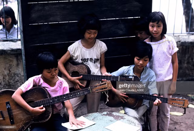 Ảnh cuộc sống đời thường Hà Nội năm 1994 qua ống kính người Pháp - Hình 7 Anh cuoc song doi thuong Ha Noi nam 1994 qua ong kinh nguoi Phap-Hinh-7