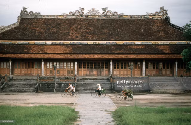 Khung cảnh bình dị ở Hoàng thành Huế năm 1989 - Hình 3 Khung canh binh di o Hoang thanh Hue nam 1989-Hinh-3