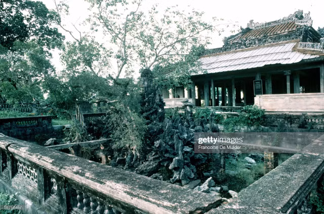Khung cảnh bình dị ở Hoàng thành Huế năm 1989 - Hình 11 Khung canh binh di o Hoang thanh Hue nam 1989-Hinh-11