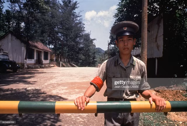 Loat anh kho quen ve Viet Nam nam 1978 cua nu nhiep anh gia Phap-Hinh-2