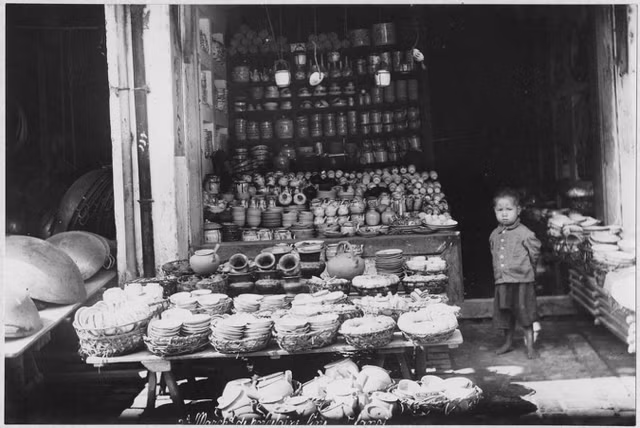 Diện mạo Hà Nội năm 1950 gây nhiều bất ngờ - Hình 3 Dien mao Ha Noi nam 1950 gay nhieu bat ngo-Hinh-3