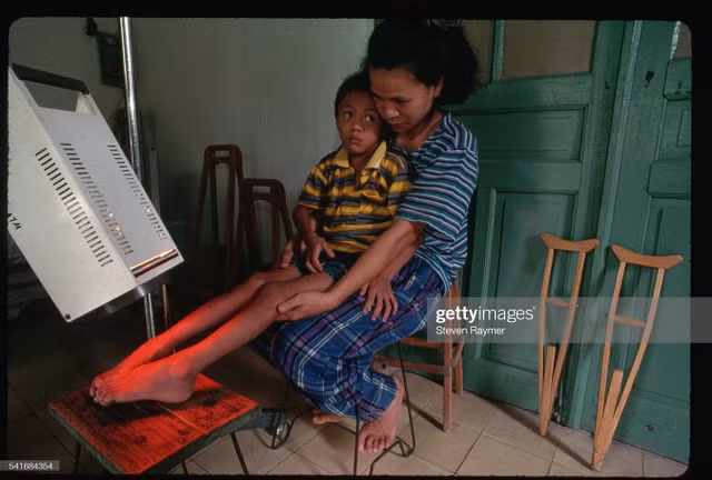 Ha Noi nam 1993 binh di duoi ong kinh nguoi My-Hinh-11