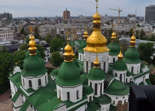 Bất ngờ về nhà thờ cổ nổi tiếng nhất đất nước Ukraine - Hình 6 Bat ngo ve nha tho co noi tieng nhat dat nuoc Ukraine-Hinh-6