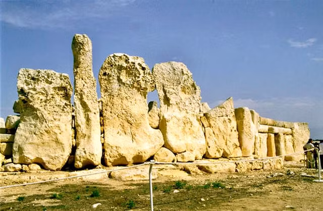 Điều đặc biệt ở ngôi đền cổ nhất thế giới Hagar Qim - Hình 2 Dieu dac biet o ngoi den co nhat the gioi Hagar Qim-Hinh-2