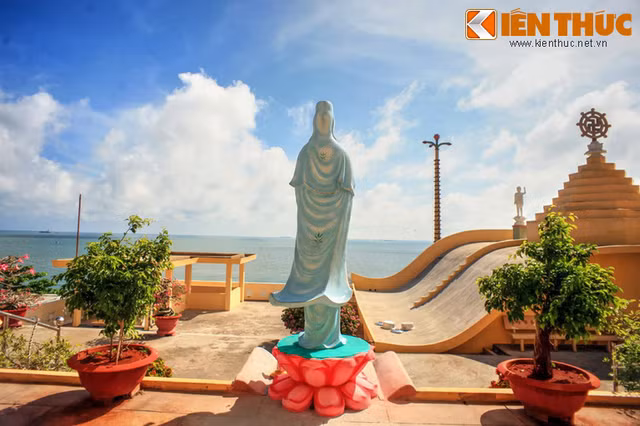Bí mật bên trong những địa điểm linh thiêng nhất Vũng Tàu - Hình 6 Bi mat ben trong nhung dia diem linh thieng nhat Vung Tau-Hinh-6