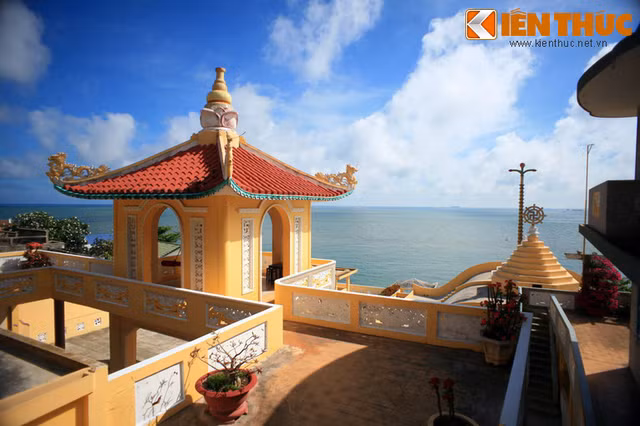 Bí mật bên trong những địa điểm linh thiêng nhất Vũng Tàu - Hình 9 Bi mat ben trong nhung dia diem linh thieng nhat Vung Tau-Hinh-9