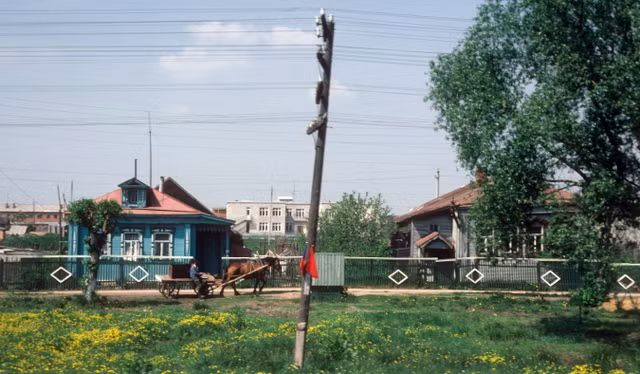 Khám phá cuộc sống ở thành phố cổ nổi tiếng nước Nga năm 1985 - Hình 4 Kham pha cuoc song o thanh pho co noi tieng nuoc Nga nam 1985-Hinh-4