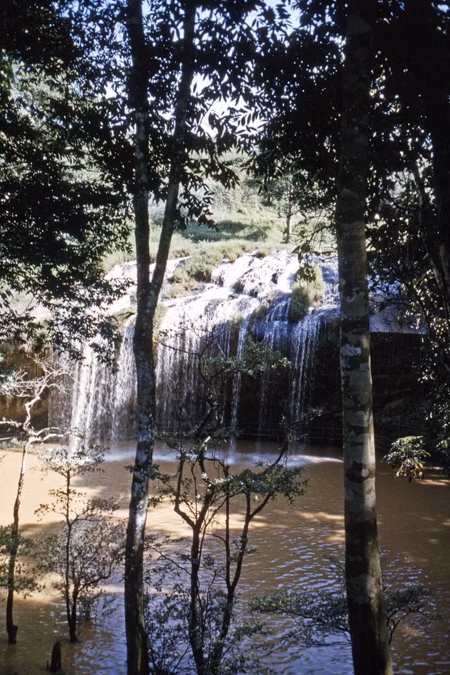 Ngắm Đà Lạt năm 1963 cực sinh động qua loạt ảnh hiếm - Hình 5 Ngam Da Lat nam 1963 cuc sinh dong qua loat anh hiem-Hinh-5