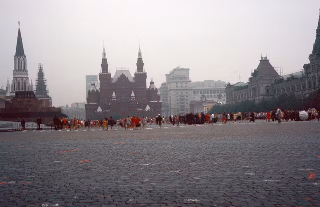 Lần đầu công bố loạt ảnh tuyệt đẹp về Moscow năm 1975 Lan dau cong bo loat anh tuyet dep ve Moscow nam 1975