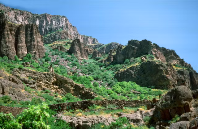 Khám phá thủ đô của Armenia thời còn nằm trong Liên Xô - Hình 9 Kham pha thu do cua Armenia thoi con nam trong Lien Xo-Hinh-9