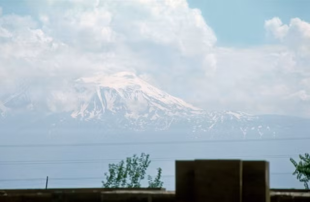 Khám phá thủ đô của Armenia thời còn nằm trong Liên Xô - Hình 15 Kham pha thu do cua Armenia thoi con nam trong Lien Xo-Hinh-15