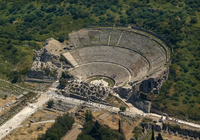 Biết gì về thành phố cổ Ephesus với loạt kiến trúc đồ sộ? - Hình 15 Biet gi ve thanh pho co Ephesus voi loat kien truc do so?-Hinh-15